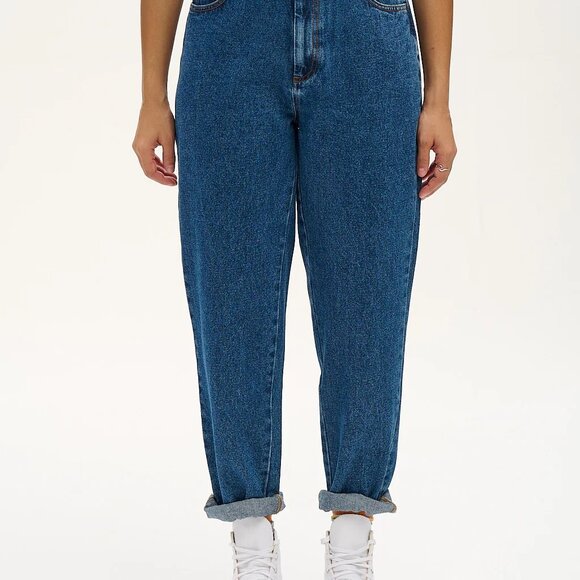 NWT Lucy & Yak Dana - Mom Denim Jeans in Mid Wash Blue - Picture 3 of 8